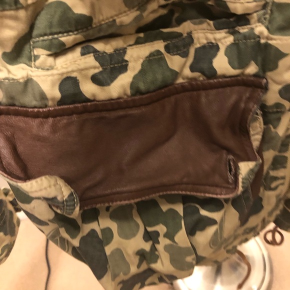 Rare Vintage Under Two Flags Camo/Army style men’s field jacket in size medium!! - Picture 8 of 12